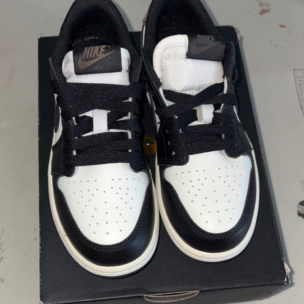 Nike Kids Black and White Sneakers